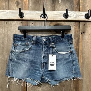 Levi’s RE/DONE High Waisted Button Fly Jean Shorts in Blue Wash Size 27